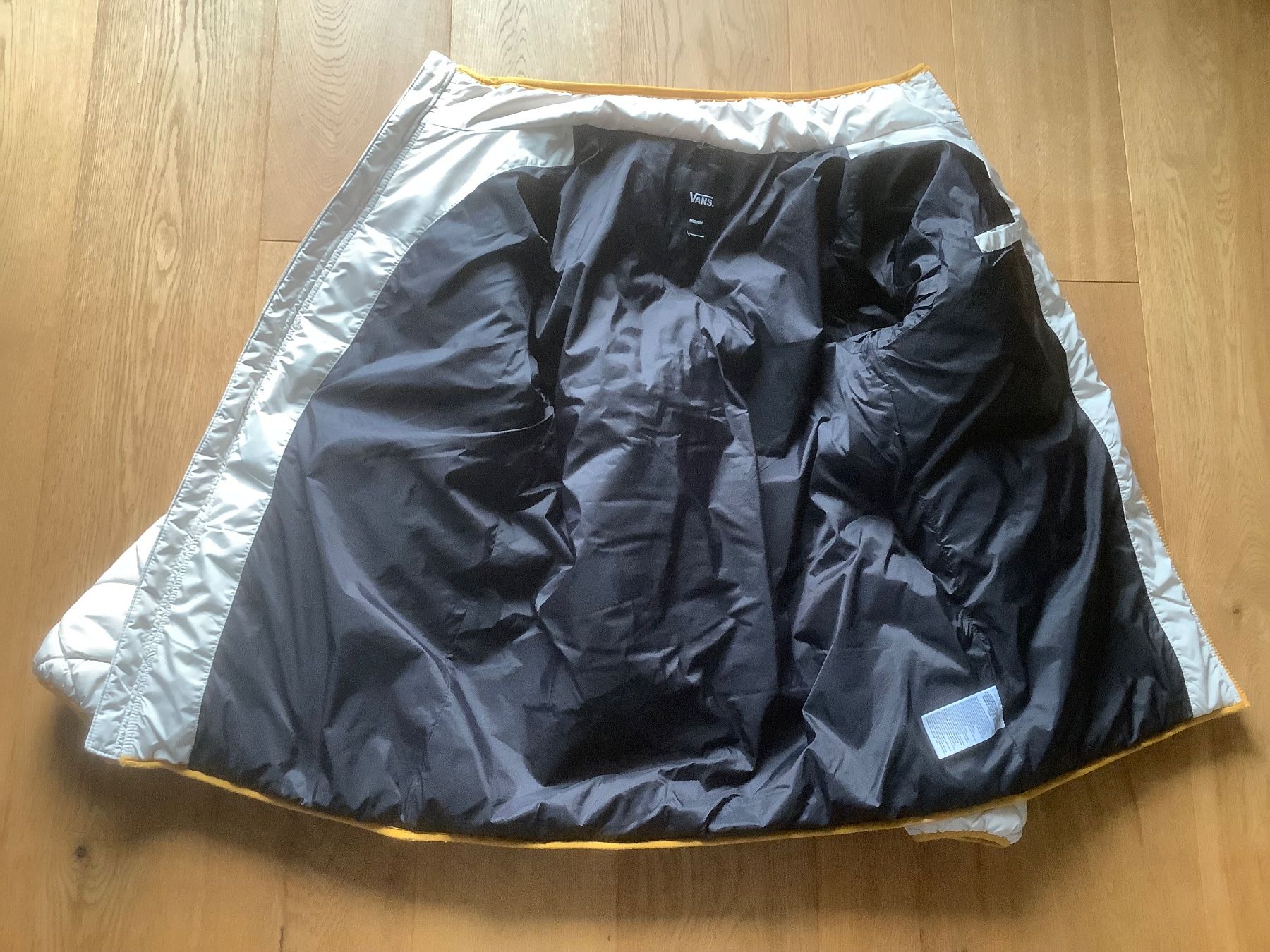 Vans Giacche: Warme Winterjacke Vans Herren Grösse M – Usato da Hochdorf venduto da Biero70 2