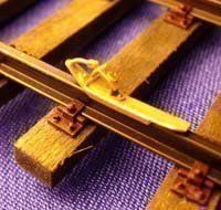 Modellini di ferrovie: Hemmschuh + Warntafel-Set Messing – Nuovo e nell'imballaggio originale da Gossau SG venduto da freighttrain 7