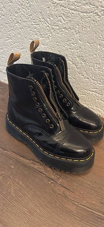 Chaussures femmes: Doc martens 39 – D'occasion à Herisau par EL_DC