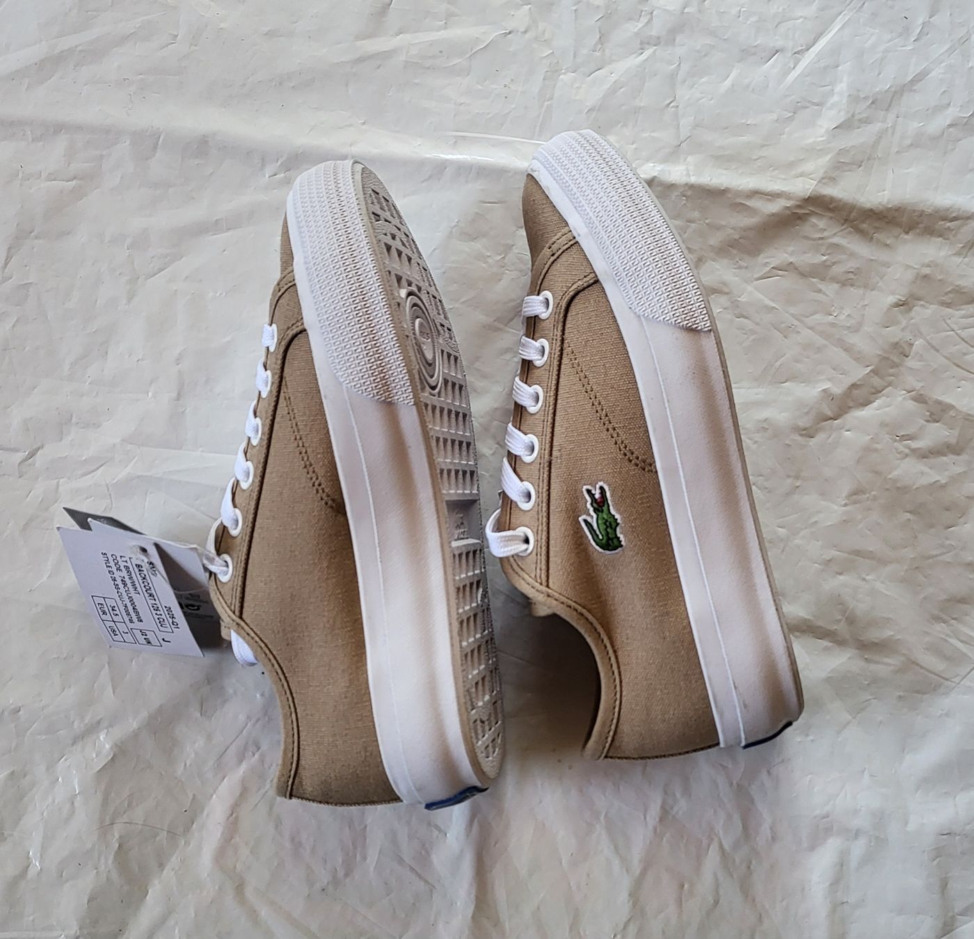 Lacoste Scarpe per ragazze: Lacoste Baskets beiges, taille 34.5, neuf avec étiquette – Nuovo (secondo la descrizione) da Niedergösgen venduto da Eva2410 3