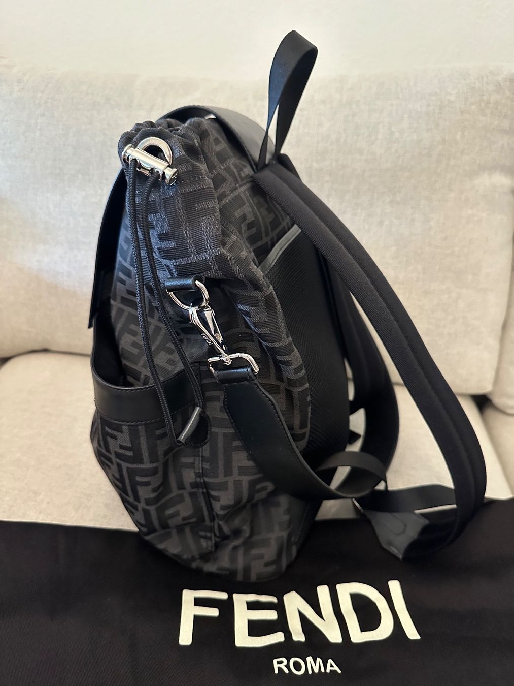 Fendi Zaini: Fendi Rucksack Tasche Schwarz – Nuovo (secondo la descrizione) da Basel venduto da iulia_haul 3