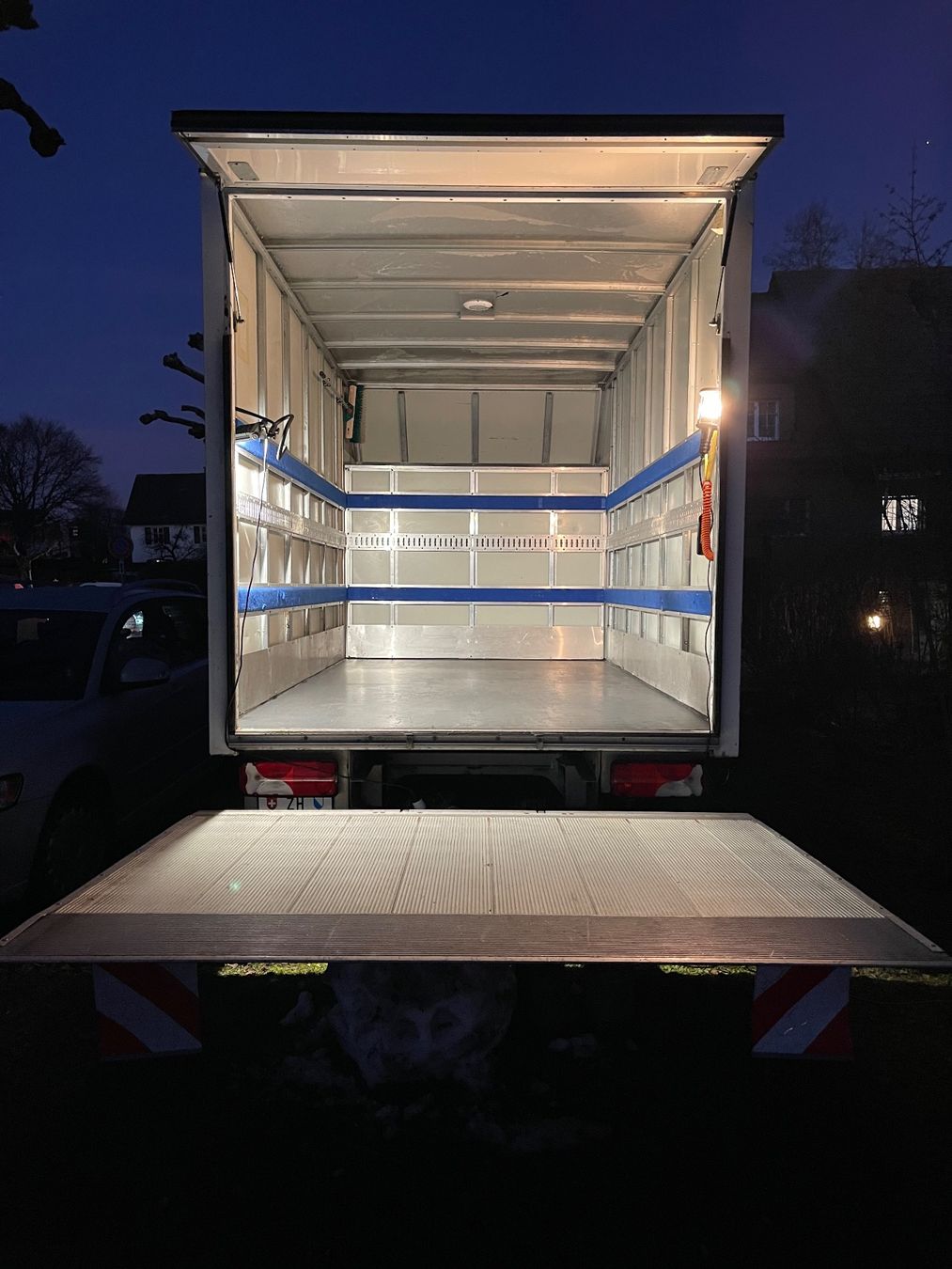 VW Veicoli commerciali: Transporter mit Hebebühne mieten – Usato da Niederglatt ZH venduto da Amaros25