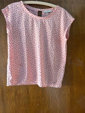 Ärmellose Bluse mit schwarzen Punkten