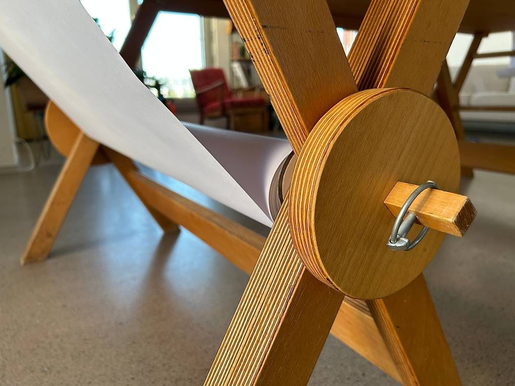 Tables: Einzigartiger Tisch mit Papierrolle – D'occasion à Zürich par sampions 5