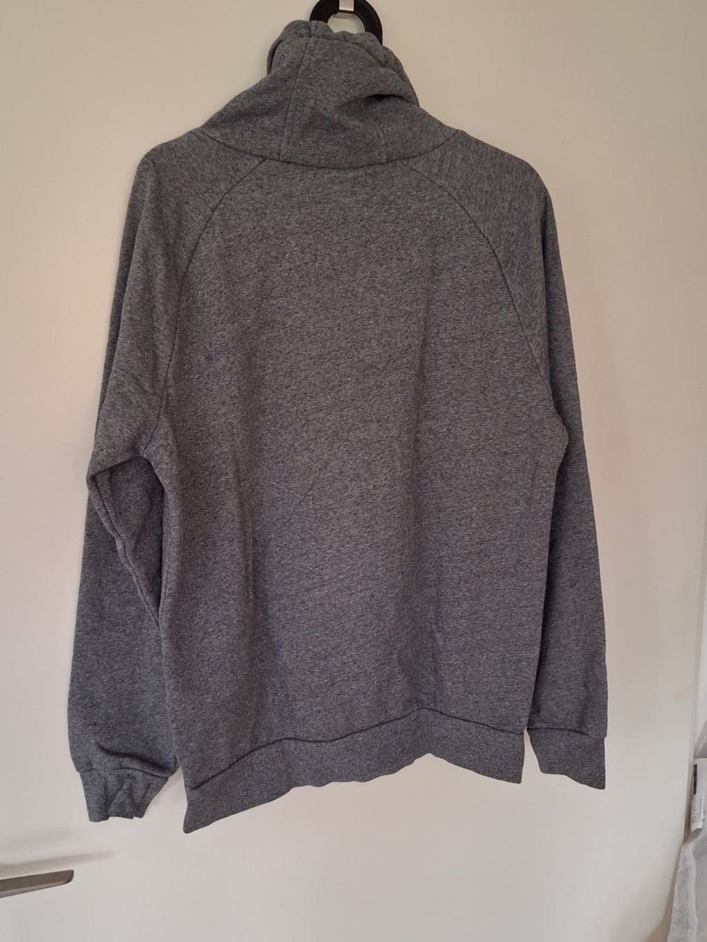 H&M Maglioni & Felpe: H&M Hoodie Grau, M – Nuovo (secondo la descrizione) da Münchenstein venduto da soistes 1