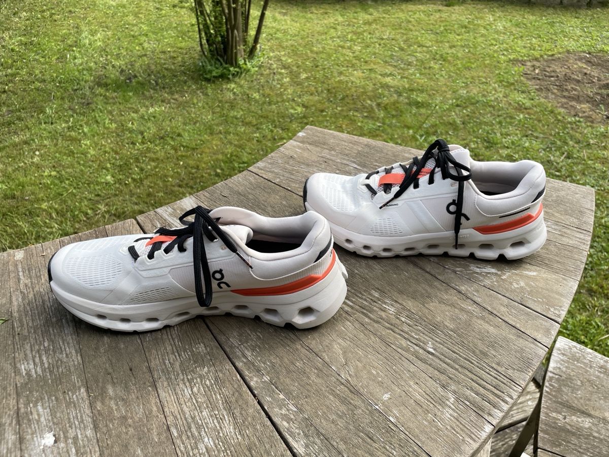 On Chaussures femmes: On Cloudrunner 40.5 – Neuf (Voir description) à Basel par pilzliii 3