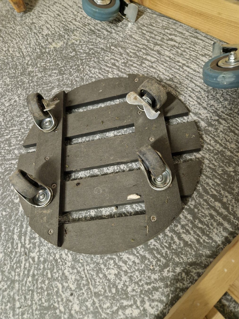 Altro per stoccaggio & trasporto: 4 Stk. Pflanzenroller mit Rollen 🪴 – Usato da Balsthal venduto da Rargo01 3
