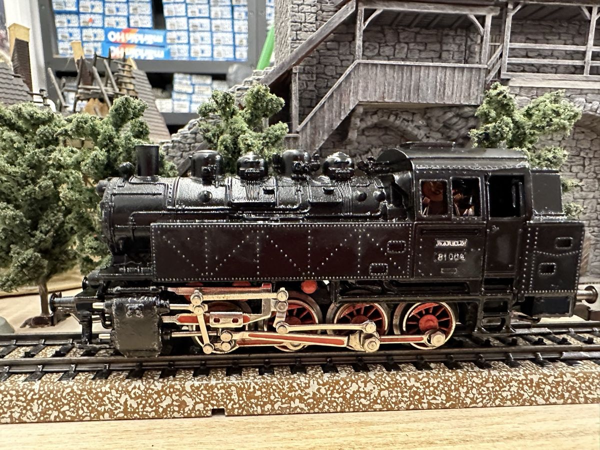 Märklin Modellini di ferrovie: Märklin 3031 DB BR 81 TELEX – Usato da Lupsingen venduto da New-Haven 1