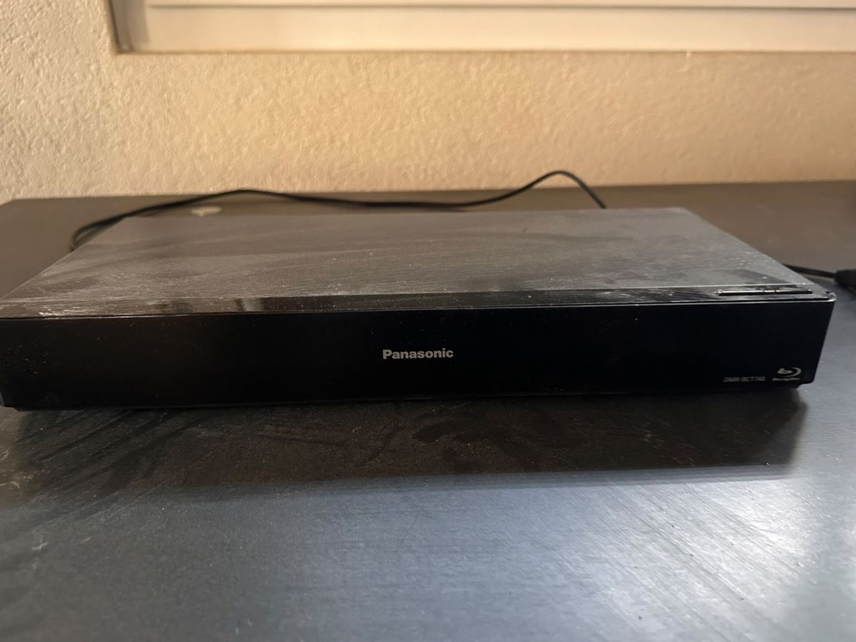 Panasonic Audio- & Mediensysteme: Panasonic Blu-ray Recorder DMR-BST700 als Teileträger – Gebraucht aus Stettlen von Christian80 1