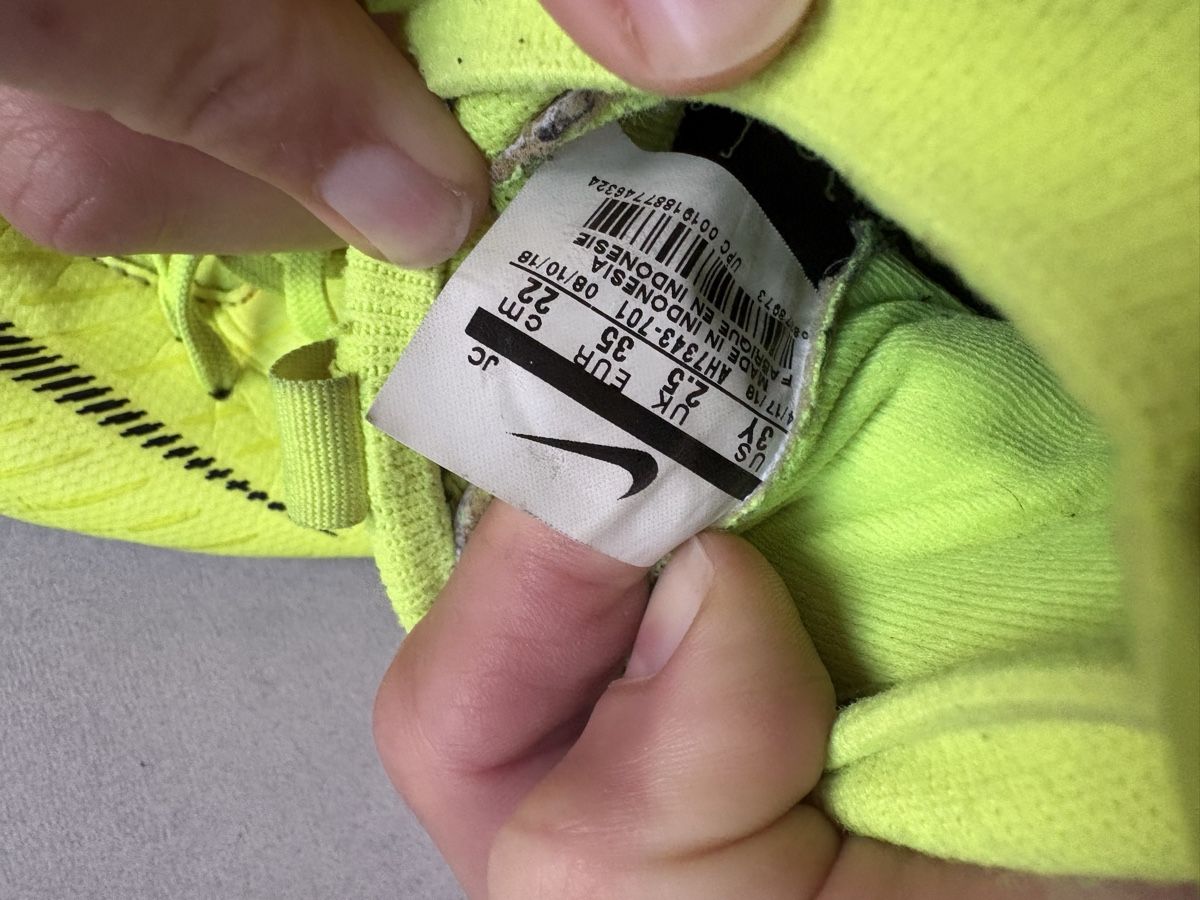 Nike Scarpe per ragazzi: Hallenschuhe Nike Grösse 35 – Usato da Bern venduto da wie_9lth 2