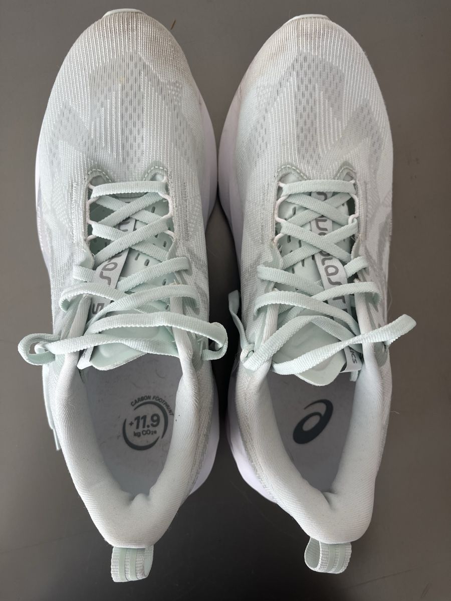 Asics Scarpe da uomo: Asics Novablast 5 43.5 – Usato da Bern venduto da vad_7whw 1