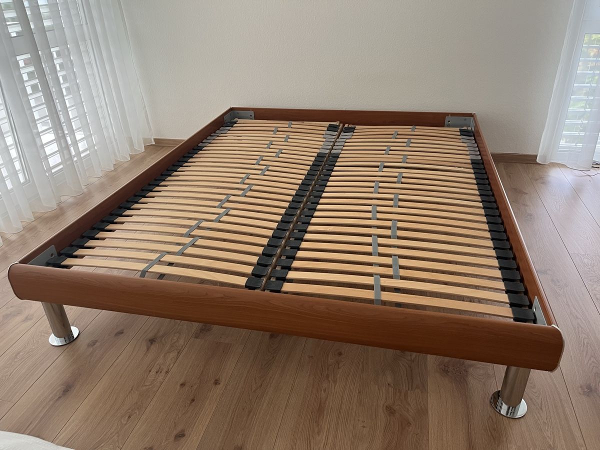 Letti: Bett mit 2 Lattenrosten – Usato da Sissach venduto da babaduk 1