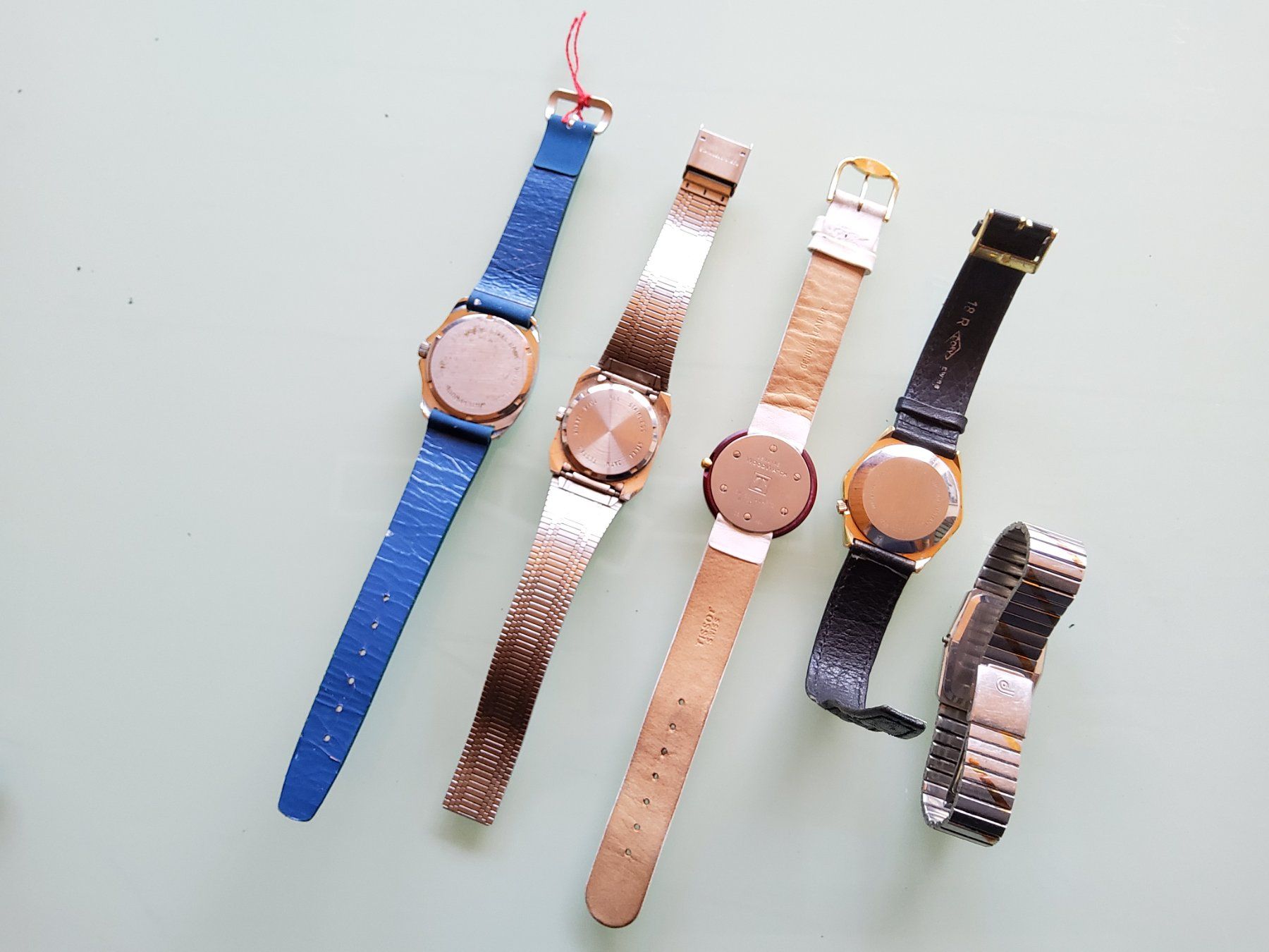 Uhren: lot de 5 montres à quartz  – Defekt aus Malleray von Broc-Mo 1