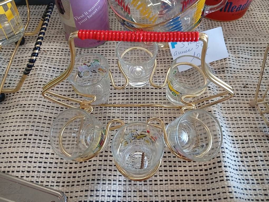 Set di piatti: Lot de vaisselle années 50's – Usato da Biel/Bienne venduto da loudmuffles 2