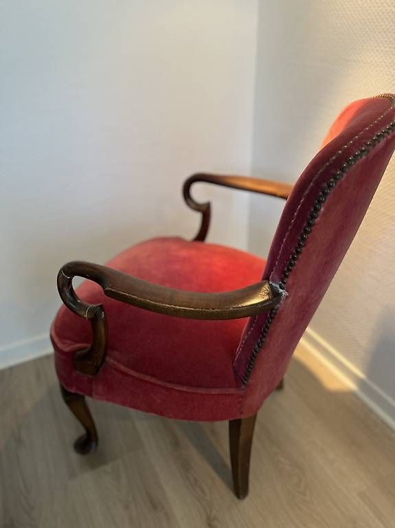 Poltrone: Fauteuil ancien en velours bordeaux.  – Usato da Genève venduto da Eric1823 2