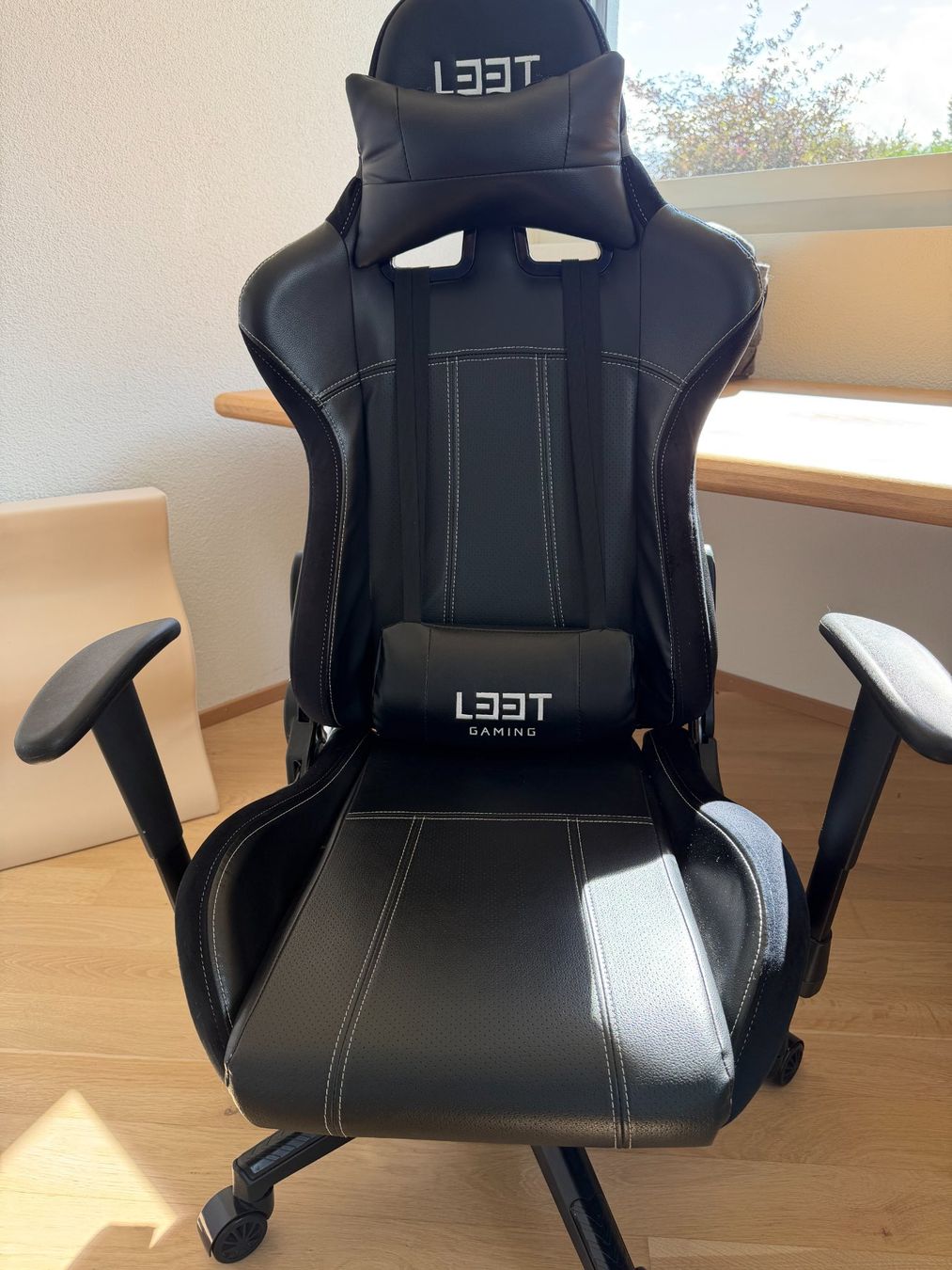 Stühle: Gaming Stuhl / Bürostuhl – Gebraucht aus Zumikon von kdi_vnh5