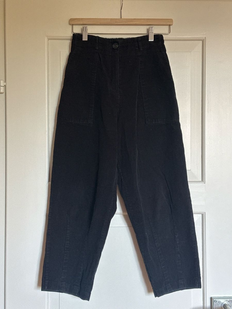 Pantaloni: Schwarze Kordhose Pull-on style – Usato da Zürich venduto da Misomi 2