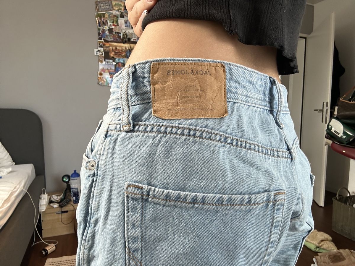 Jack & Jones Jeans: Jeans Shorts Jack & Jones – Usato da Grafstal venduto da jes_t6s7 1