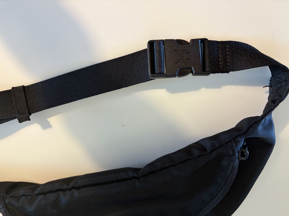 Autres vêtements & accessoires: Calvin Klein - Marsupio nero  – D'occasion à Bôle par dany2021 1