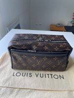 Trousse de toilette Louis Vuitton