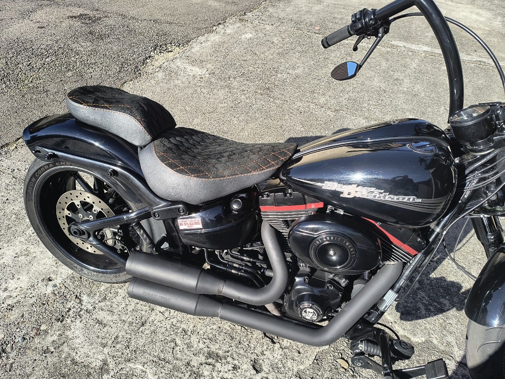 Harley-Davidson Alle Motorradersatzteile: Sitz / Sattel für Harley Davidson Breakout – Gebraucht aus Ziefen von Shooter88 3