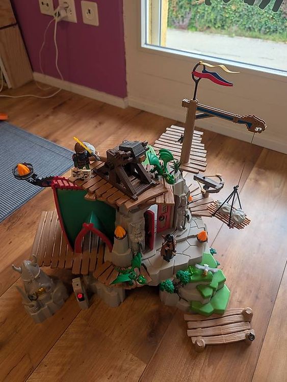 PLAYMOBIL DRAGONS: CAMPEMENT de l''île de Beurk Jeu de Construction