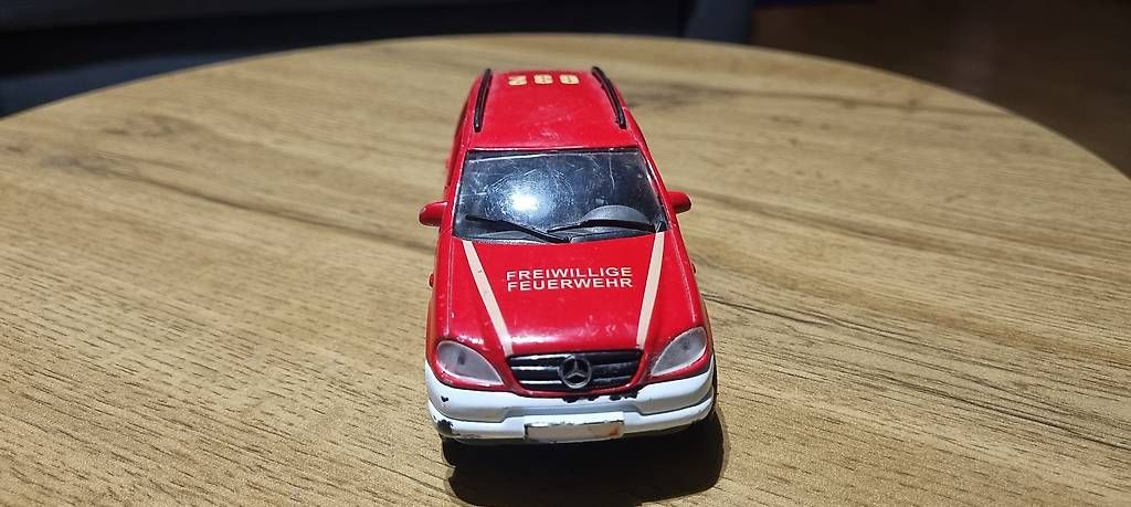 Modellini d'auto: Feuerwehr Mercedes M  – Usato da Landquart venduto da Predi91 1