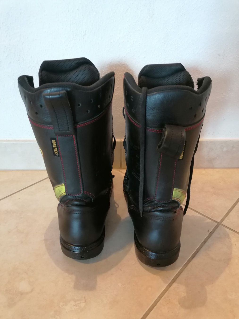 Haix Scarpe da uomo: Feuerwehrstiefel Schuhe Haix 42 – Usato da Wikon venduto da Amancay 2
