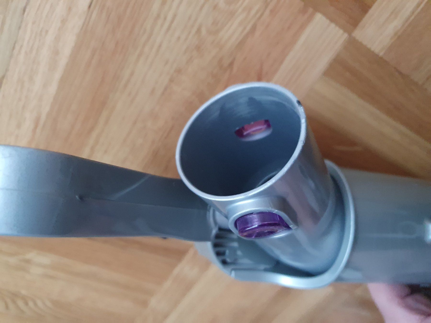 Dyson Aspirapolveri & Accessori: Tube dyson DC08 déffectieux – Difettoso da Prilly venduto da RoDyRe 7