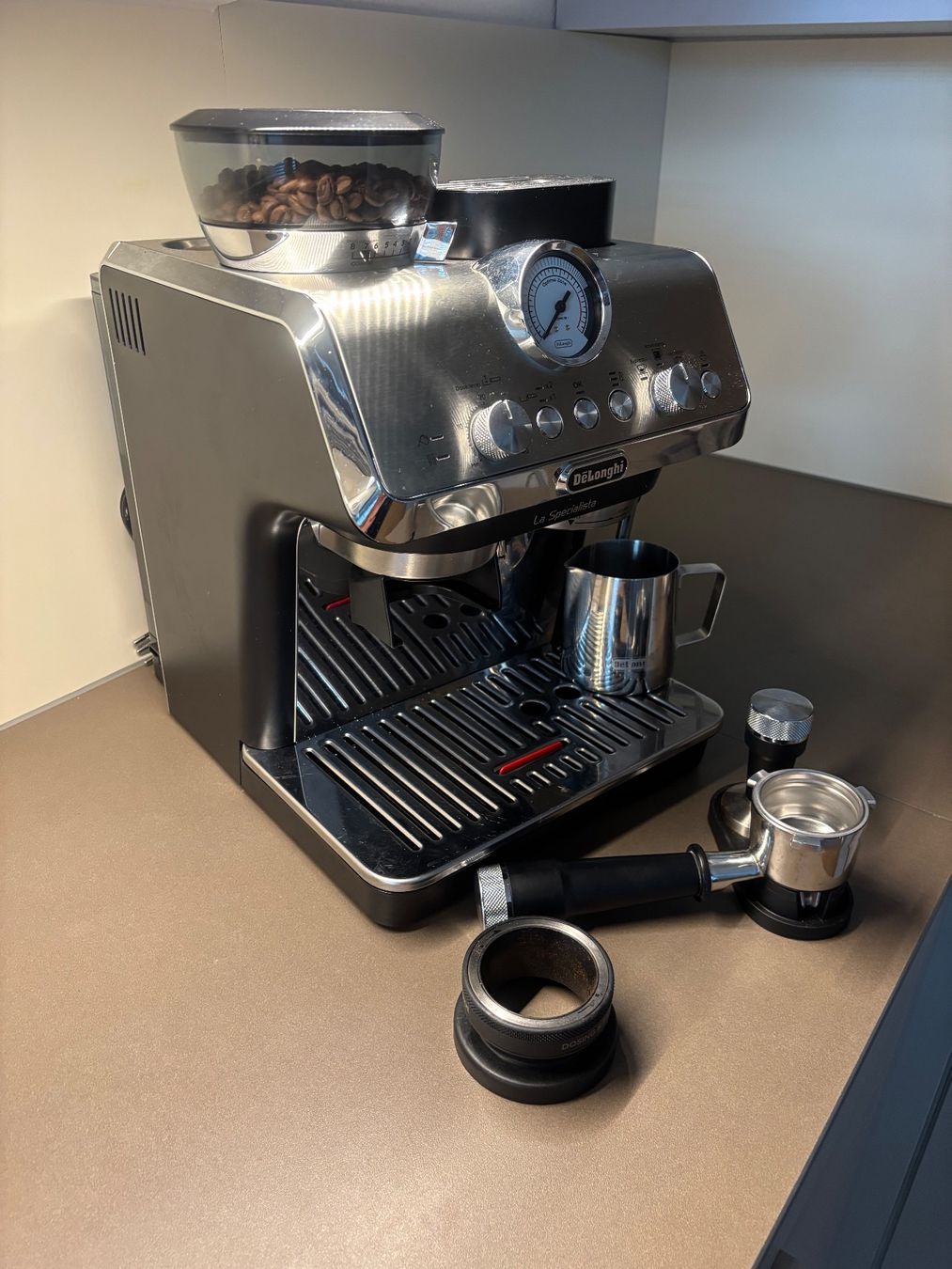 De'Longhi Macchine per caffè & Macchine per espresso: Siebträgermaschine La Specialista – Nuovo (secondo la descrizione) da Beromünster venduto da lui_ks8f 1