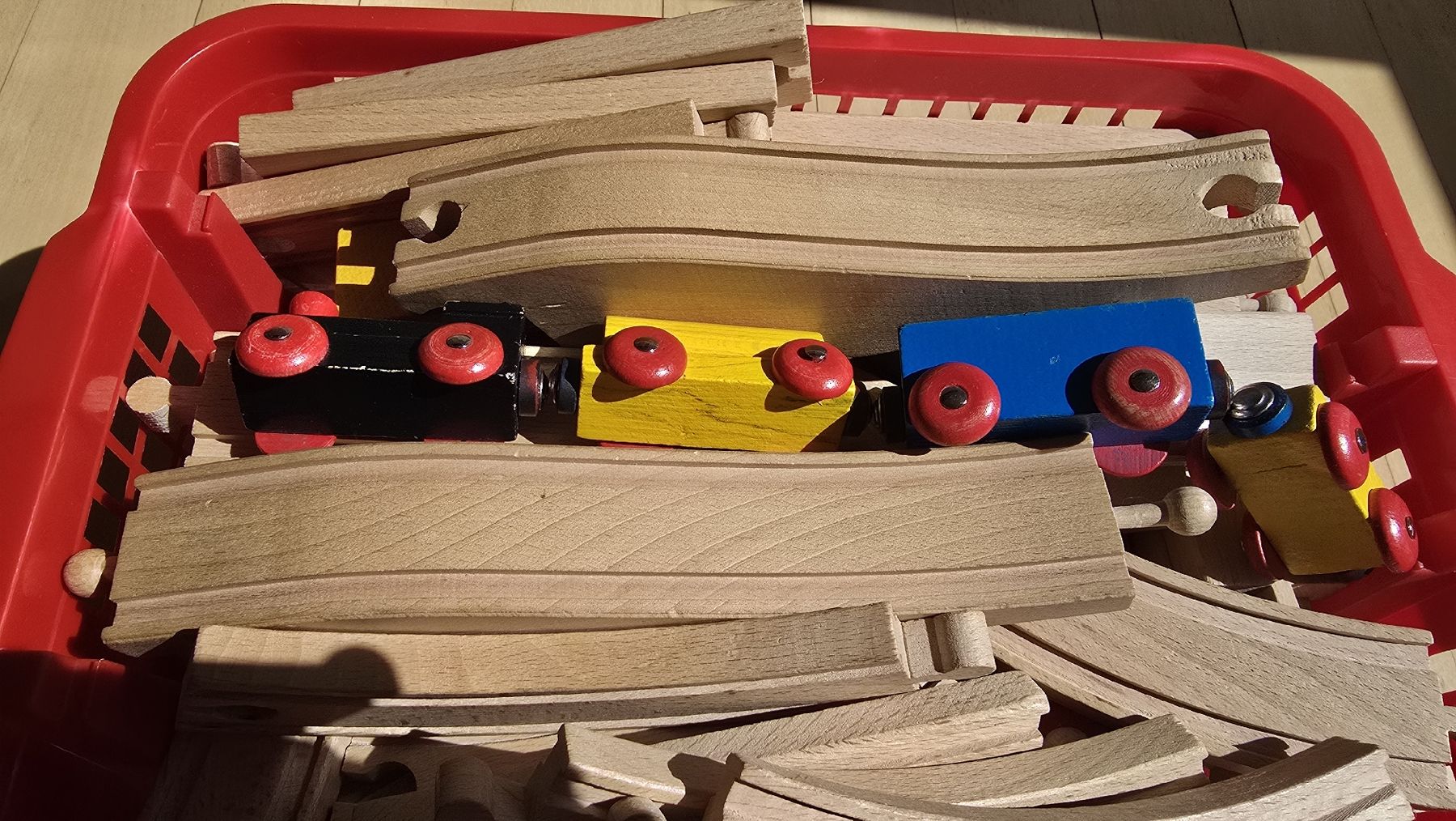 Giocattoli: Holz Eisenbahn für Kinder – Usato da Zollikofen venduto da Schloedi