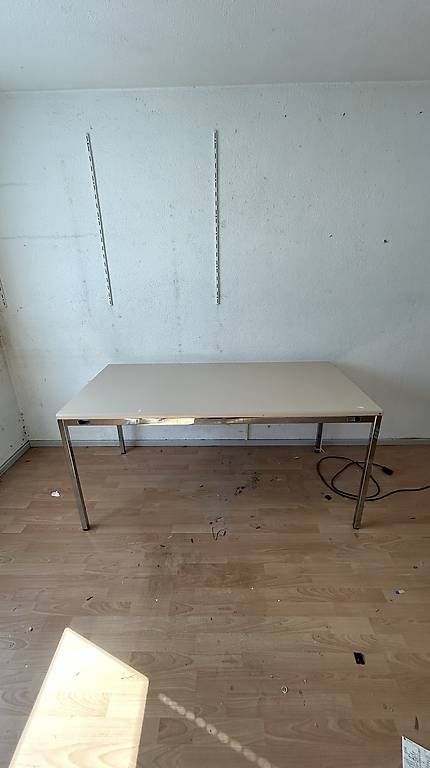 Scrivanie: Bürotisch massiv – Usato da Rütihof venduto da serouni5406