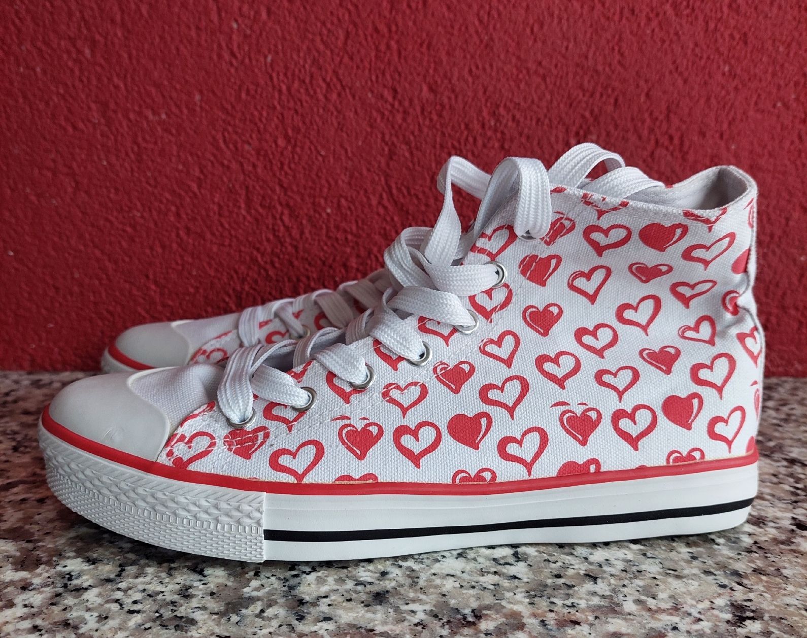 Scarpe da donna: Sneaker Herz NEU #39 – Nuovo e nell'imballaggio originale da Stettlen venduto da Dolores1987
