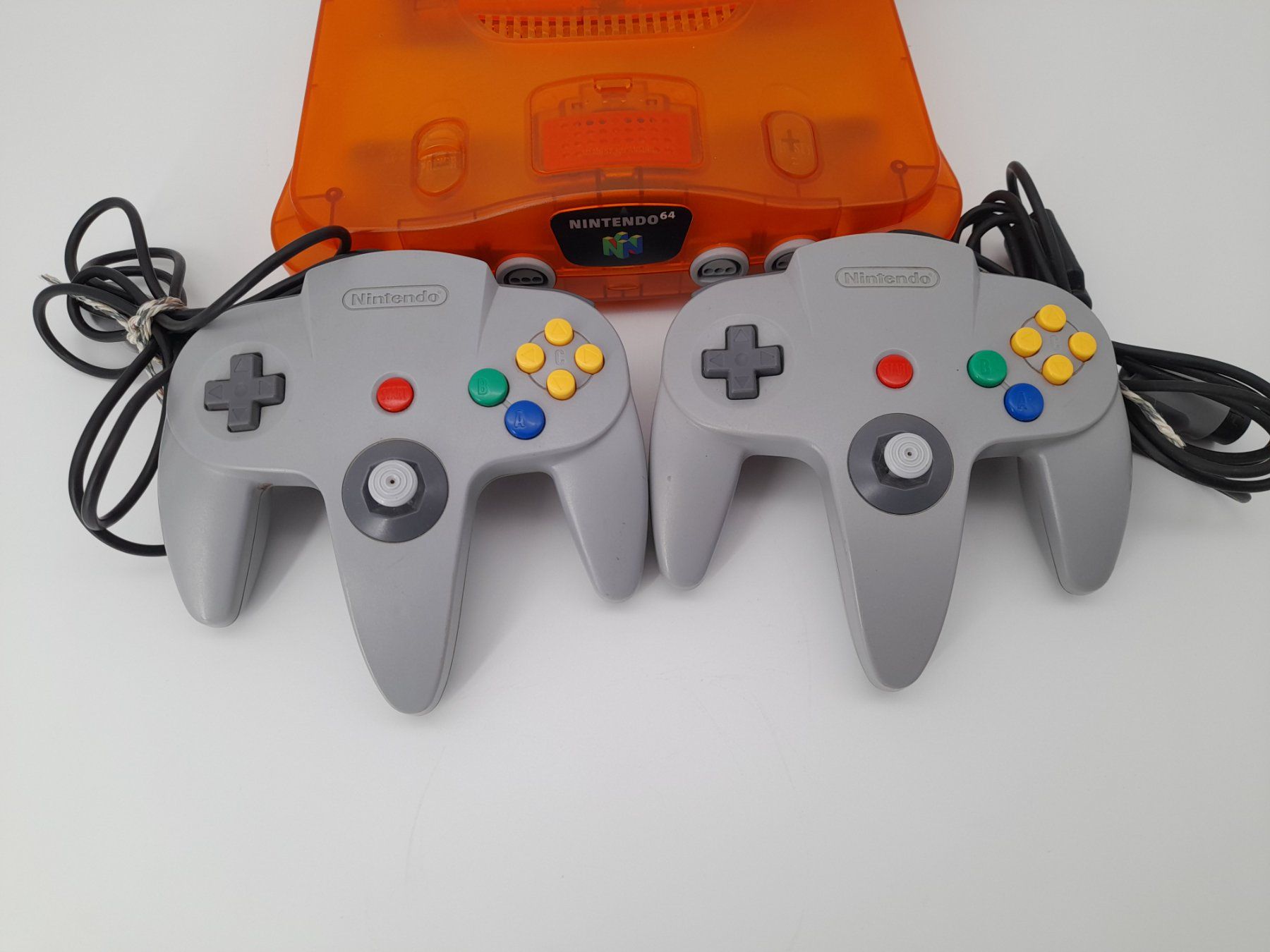 Nintendo Console: Console Nintendo 64 Orange avec 2 manettes – Usato da Delémont venduto da Loccaze2015 3