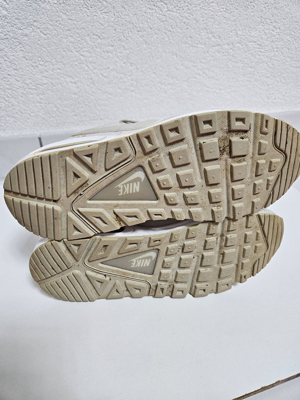 Nike Scarpe da donna: Nike Air Max Sneaker beige Grösse 38.5  – Usato da Schlieren venduto da Bestleo 5