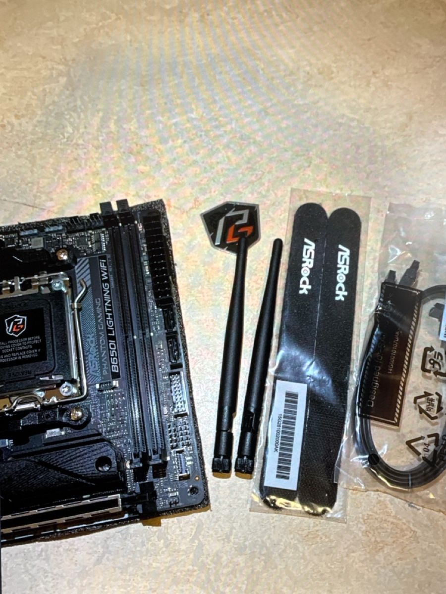 Asrock Schede madri: ASRock B650I Lightning Wifi Mini-ITX Mainboard, Top – Nuovo (secondo la descrizione) da Bäretswil venduto da vla_t5t2 3
