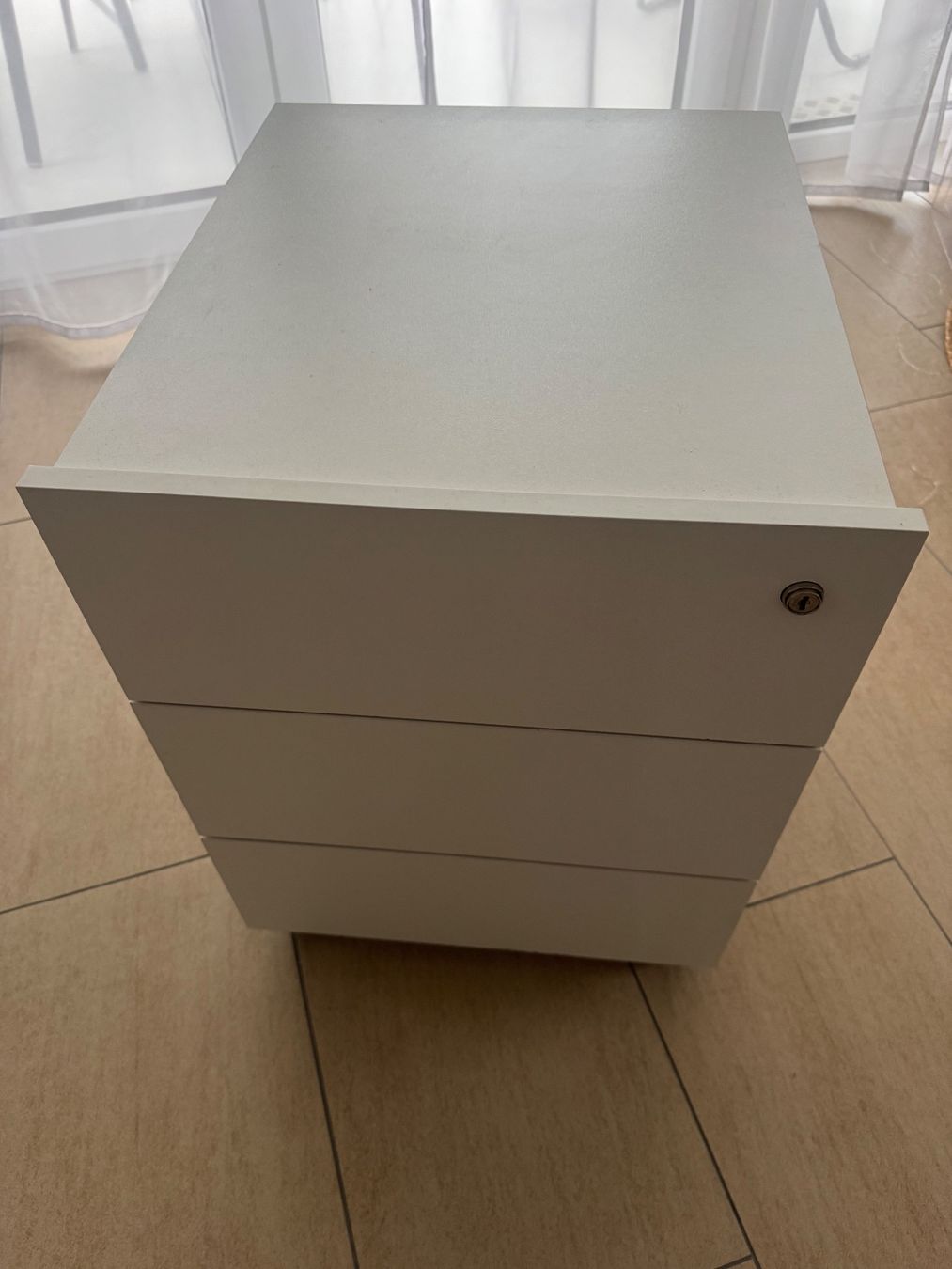 Eléments de bureau: Rollcontainer weiss 3 Schubladen abschliessbar – D'occasion à Goldach par Hibiskus23