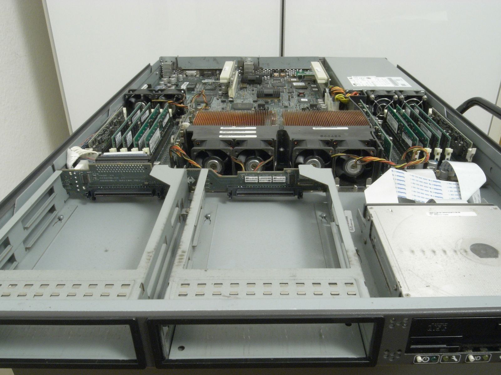Sun Server: Sun Fire V20z, 2.6 GHz, 8 GB RAM – Usato da Bern venduto da Sot 2