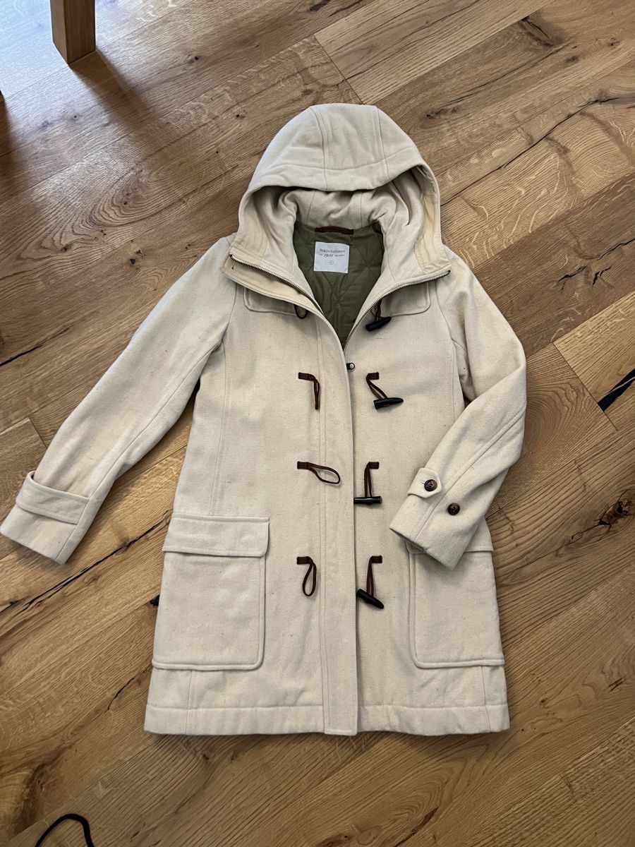Peak Performance Cappotti: Dufflecoat Peak Performance beige Grösse S – Usato da Kreuzlingen venduto da paprikant