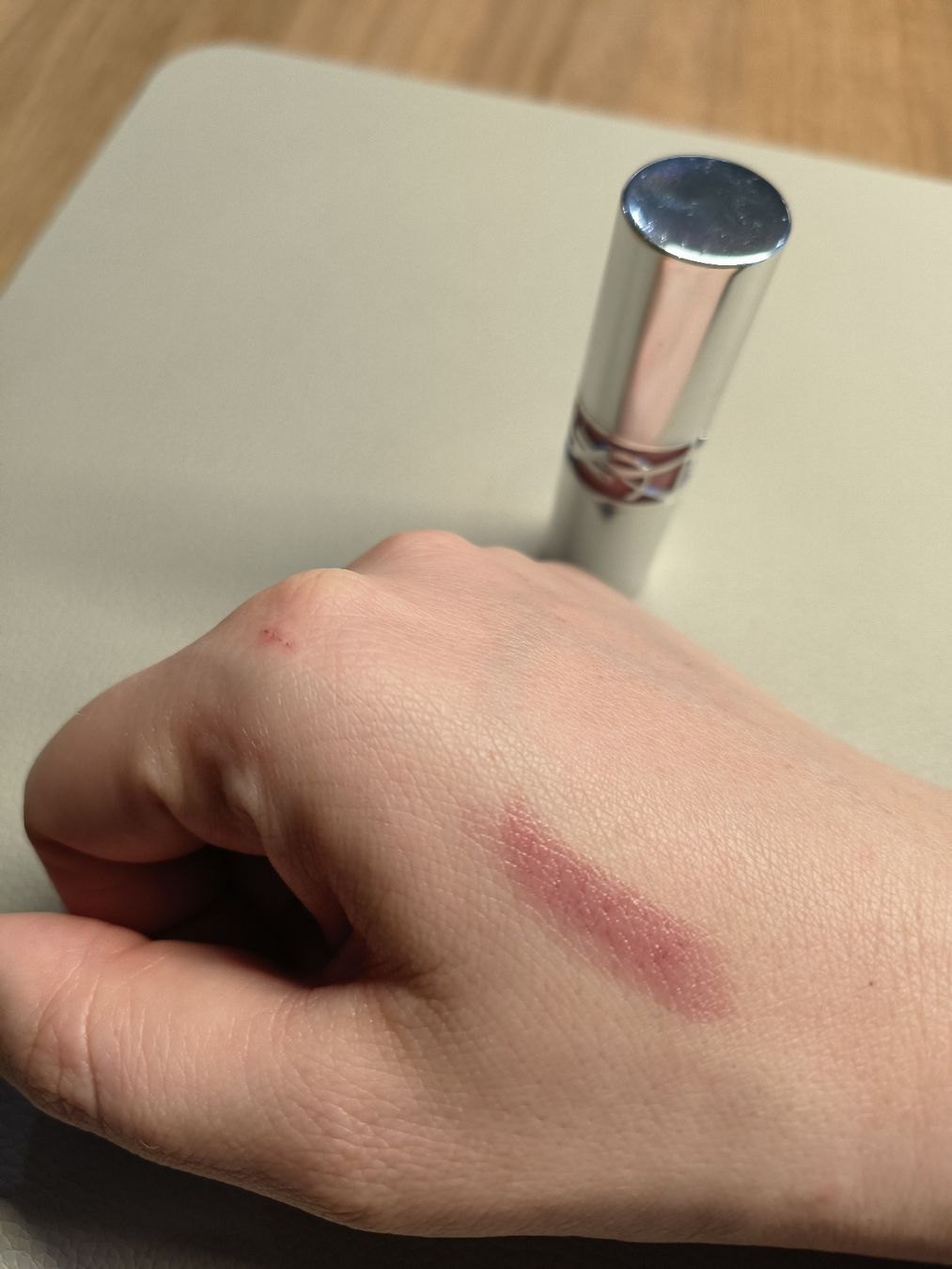 Make-up: YSL Loveshine Lippenstift Farbe 203 Blushed Mallow – Usato da Arbon venduto da sch_q2pz 4