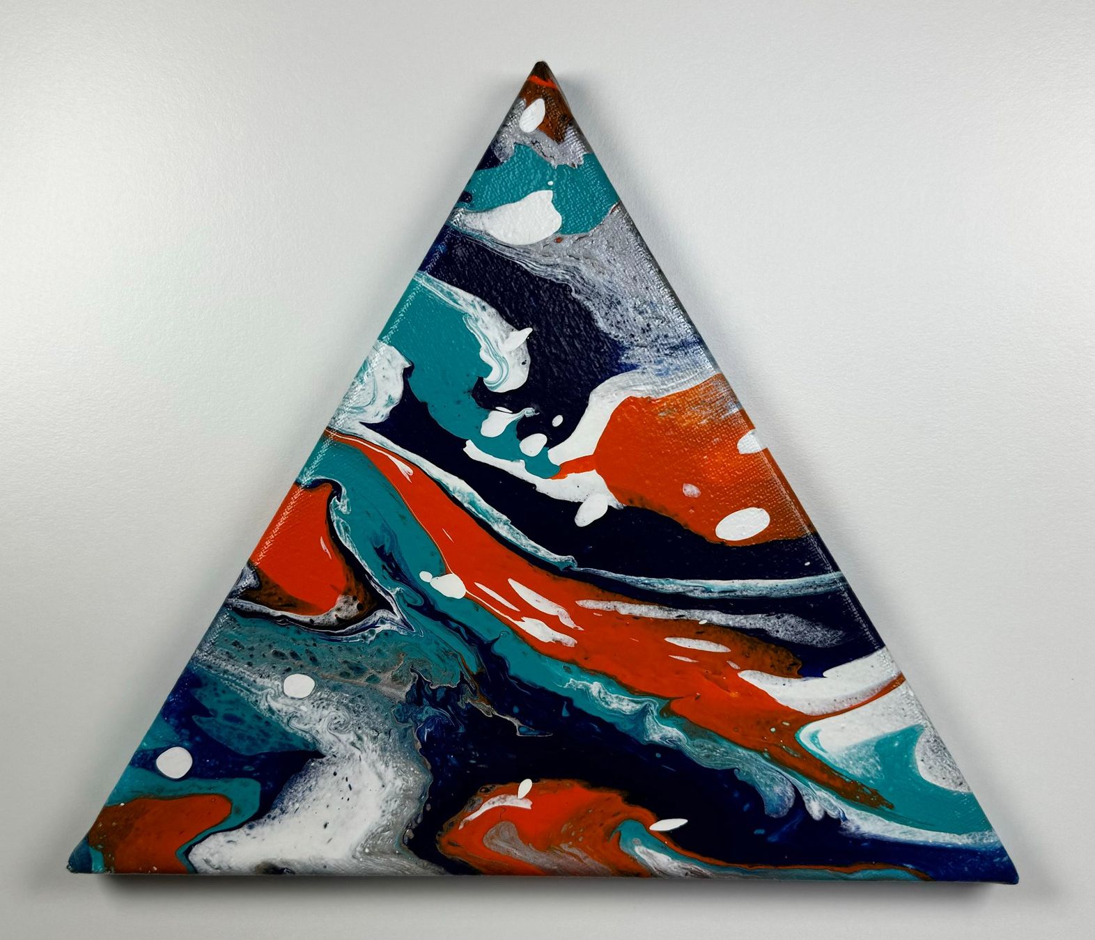Gemälde: Acryl-Flüssigmalerei, Dreieck – Gebraucht aus Schlieren von MayaSheng1983
