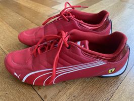 Paar Puma Ferrari Sneakers Sportschuhe
