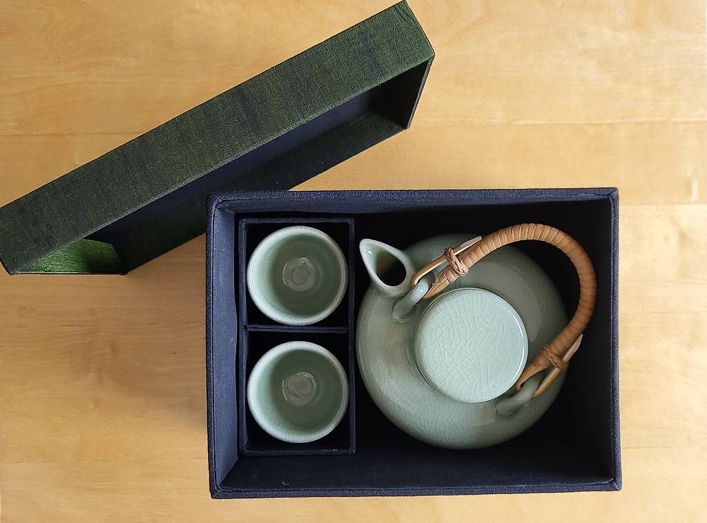 Set di piatti: Asiatische Tee Set aus Keramik – Usato da Hedingen venduto da Seikai