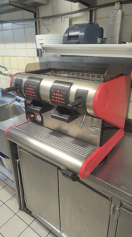 Macchine per caffè & Macchine per espresso: Machine à café Rancilio Sprint E-95 – Usato da Ovronnaz venduto da Nskital