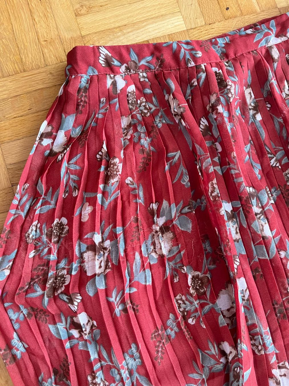 Vero Moda Gonne: Plissierter Blumenrock von Vero Moda – Usato da Horw venduto da mira_6p85 2