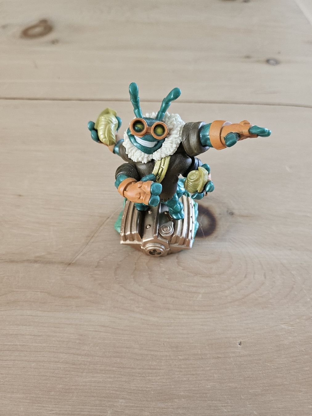 Statuette: Skylanders Thrillipede – Usato da Raron venduto da gia_xkr2