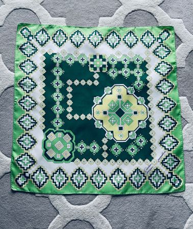 Wunderschönes Foulard aus Seide