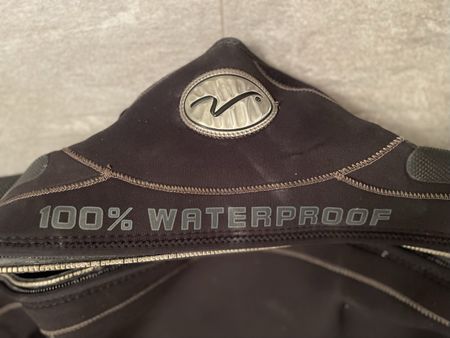 Trockentauchanzug Waterproof mit Zubehör schwarz