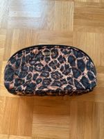 Guess Kosmetiktasche im Leo-Look – Neu