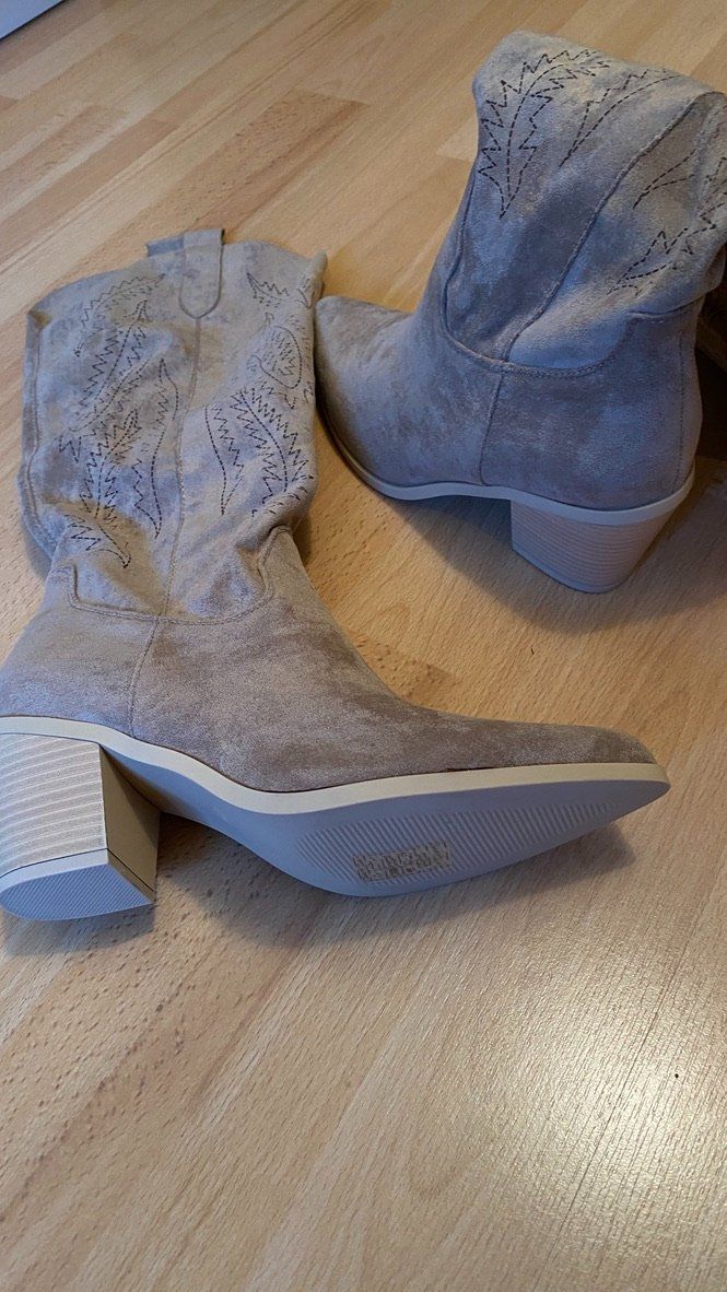 Scarpe da donna: Damen Cowboy Boots, neu Grösse 39 – Usato da Wettswil venduto da Susannecarla 3
